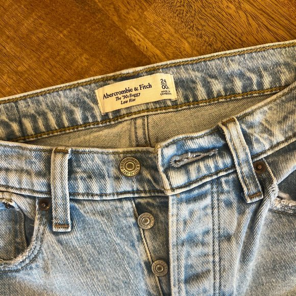 Abercrombie 90s baggy low rise jeans 24 00 S - Picture 2 of 5